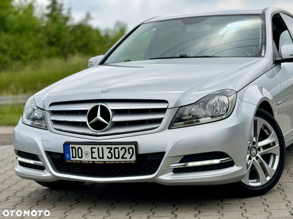 Mercedes-Benz Klasa C 180 CGI Automatik BlueEFFICIENCY Avantgarde - 38