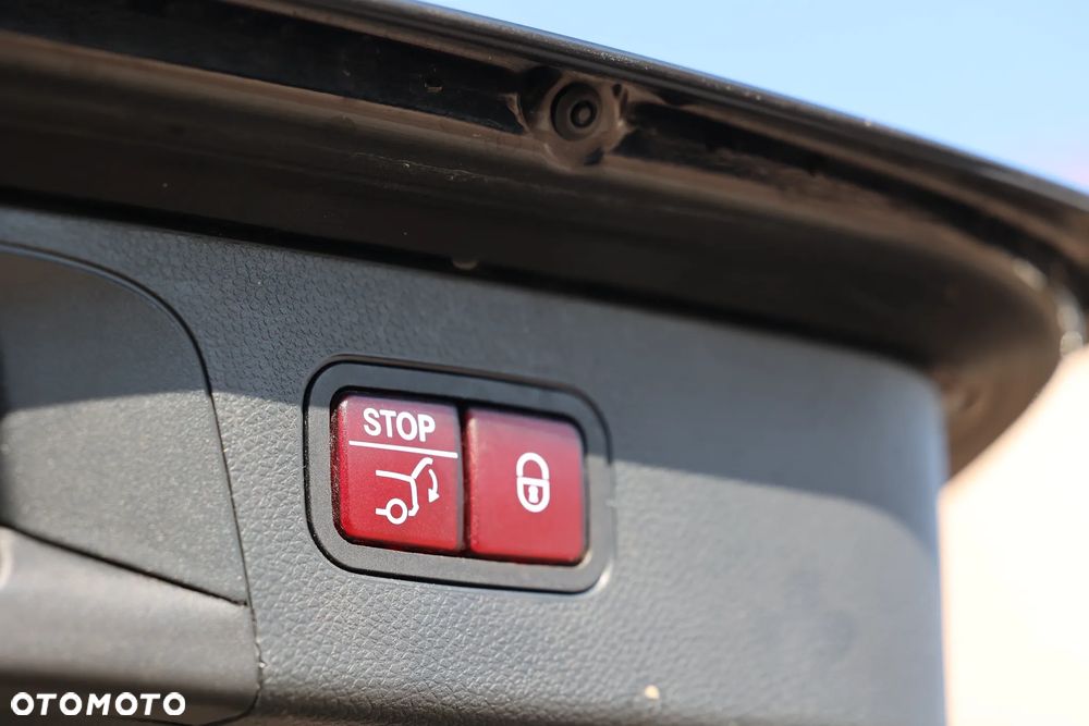 Mercedes-Benz GLC - 28