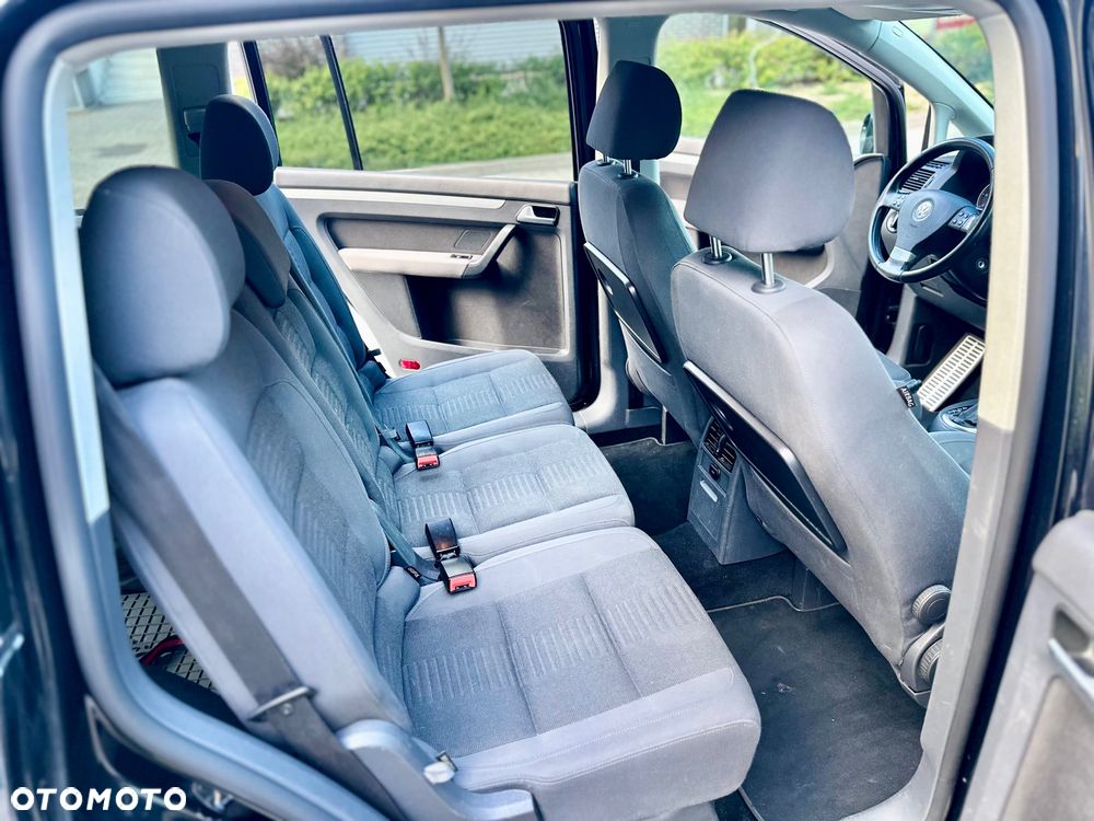Volkswagen Touran 2.0 TDI DSG United - 9