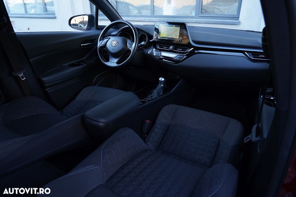 Toyota C-HR - 11