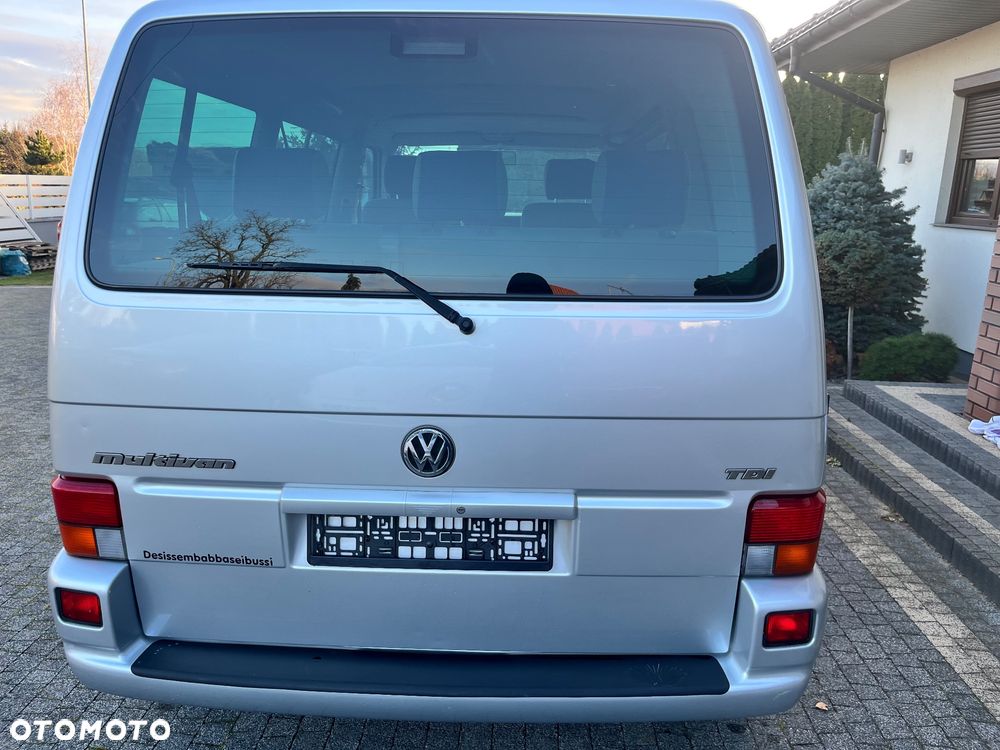 Volkswagen Multivan - 4
