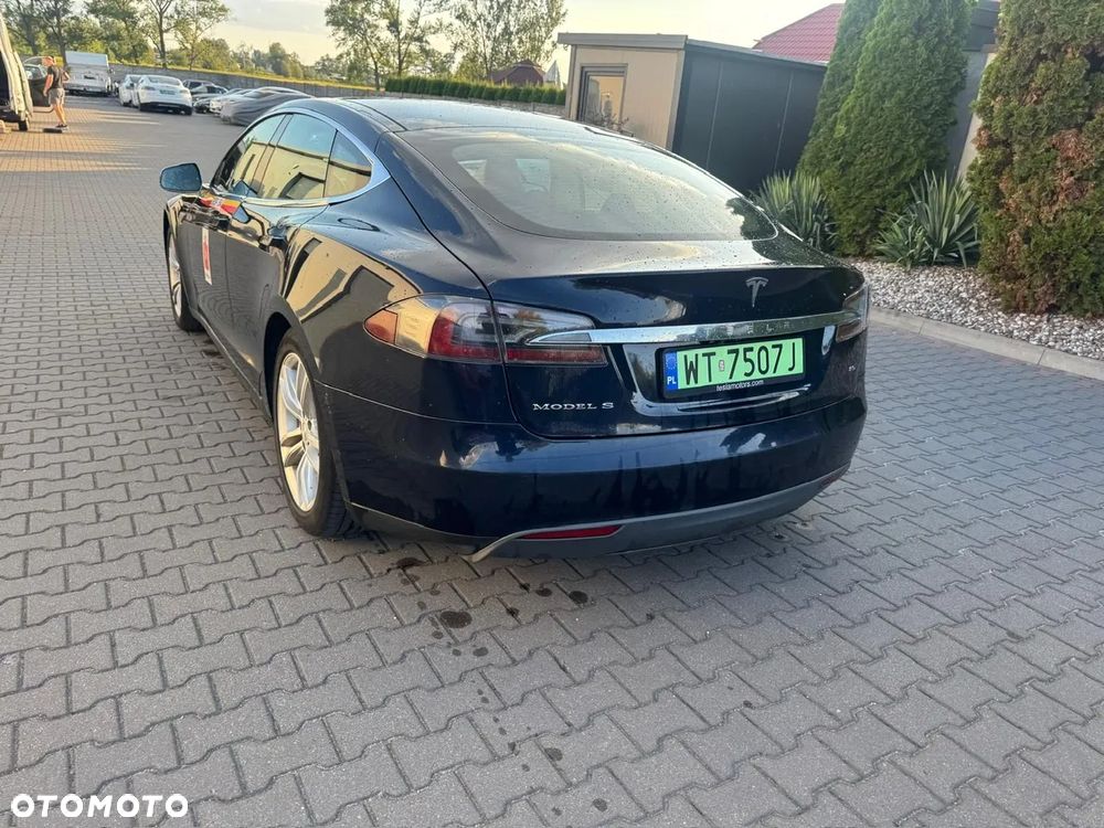 Tesla Model S Standard - 4