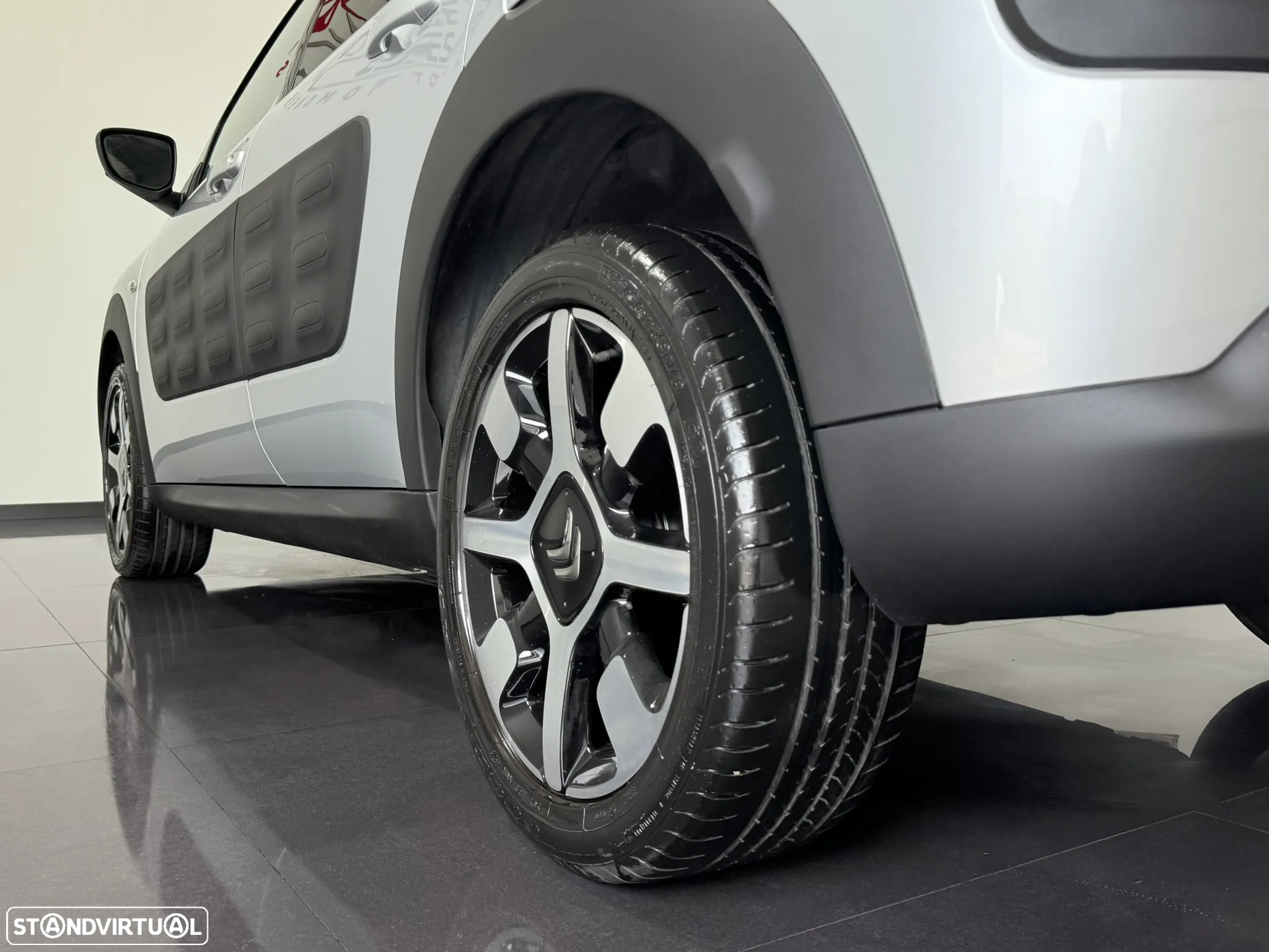 Citroën C4 Cactus 1.2 PureTech Shine - 45