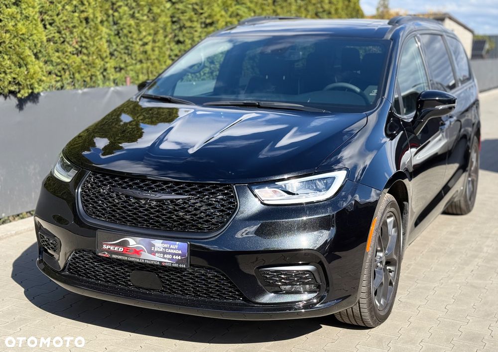 Chrysler Pacifica - 2