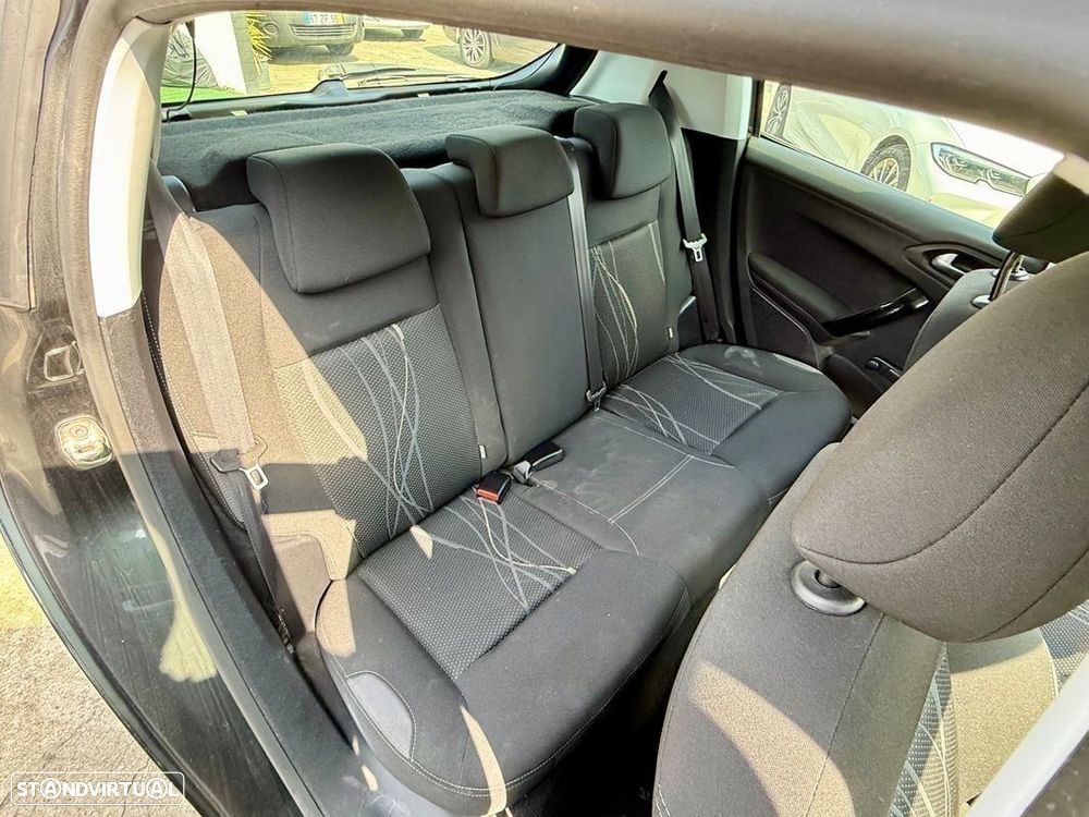 Peugeot 208 1.2 VTi SE Style - 13