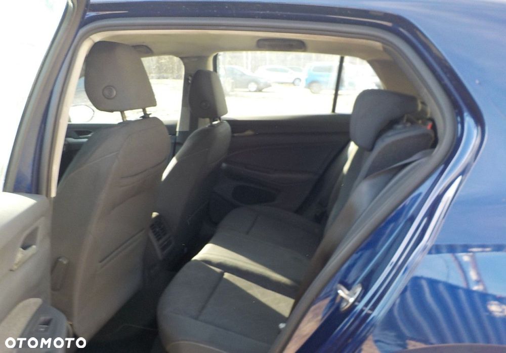 Volkswagen Golf - 32