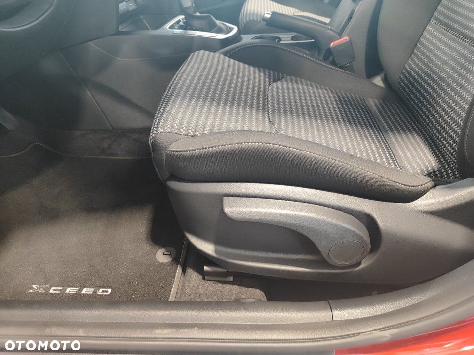 Kia XCeed - 12