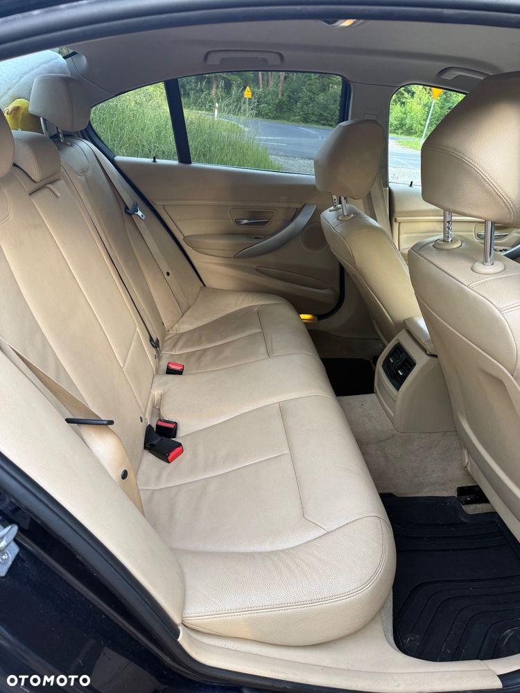 BMW Seria 3 320i Efficient Dynamics Luxury Line - 6