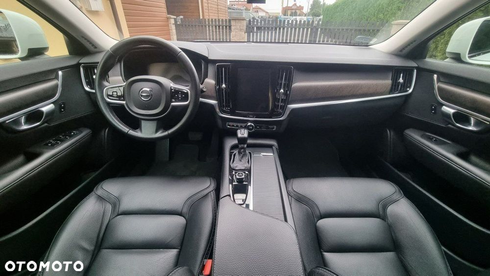 Volvo V90 Cross Country - 17