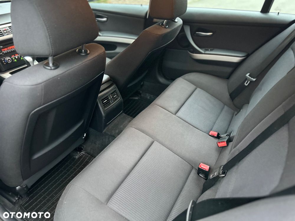 BMW Seria 3 320d DPF - 18