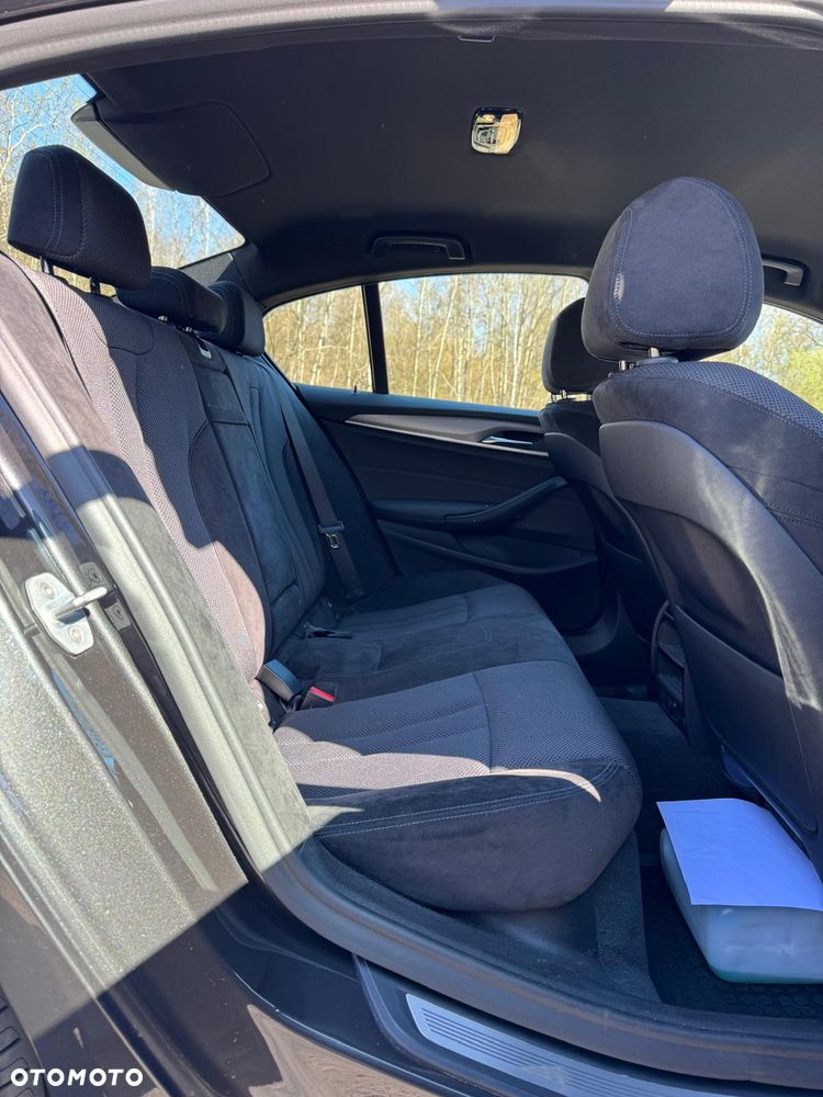 BMW Seria 5 520d xDrive - 9