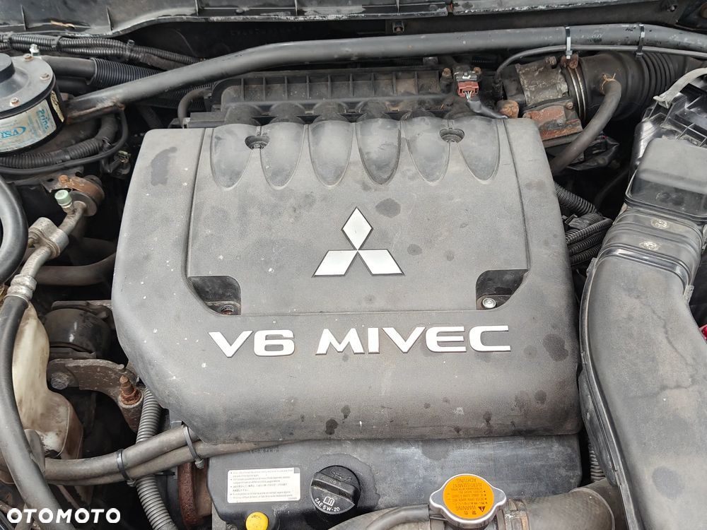 Mitsubishi Outlander 3.0 V6 LS 2WD - 19