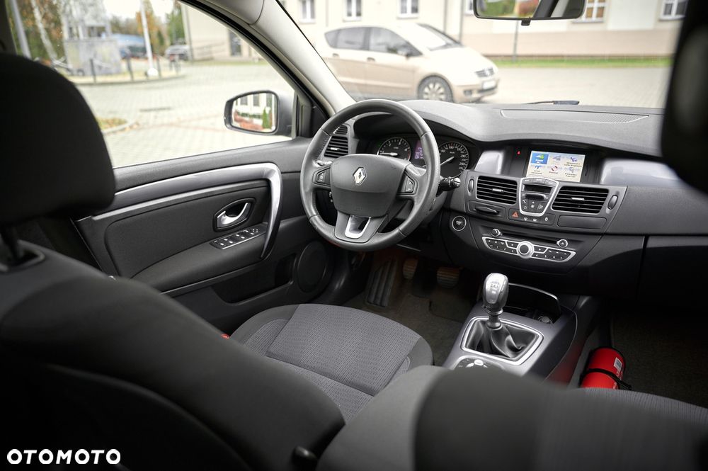 Renault Laguna ENERGY dCi 130 FAP Start & Stop Paris - 32