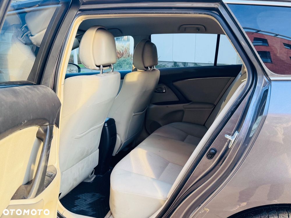 Toyota Avensis 2.0 D-4D Sol plus - 36