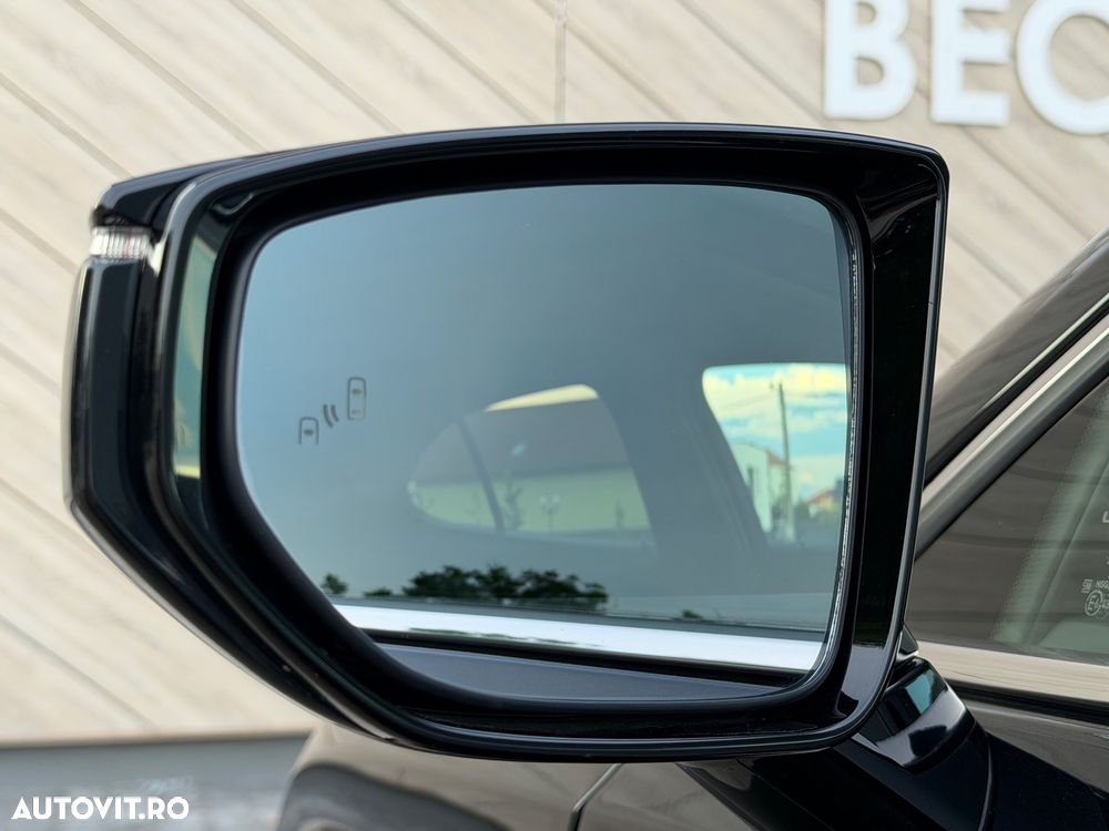 Lexus UX 250h 2.0L HEV 20H- (178 HP) 4X2 CVT Executive - 23