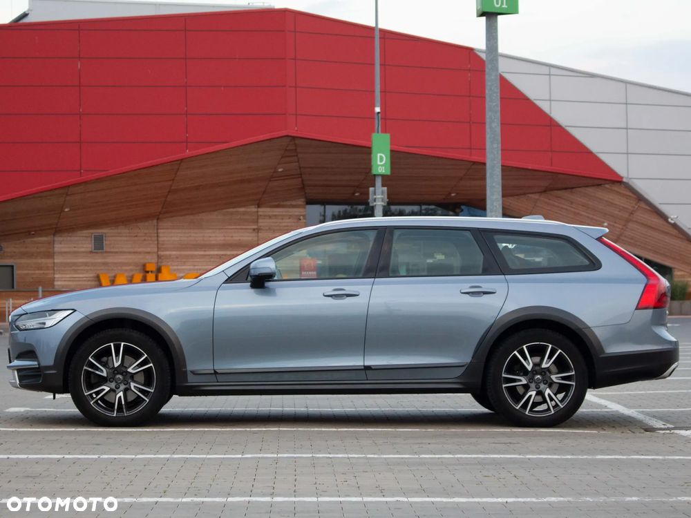 Volvo V90 D4 AWD Momentum - 5