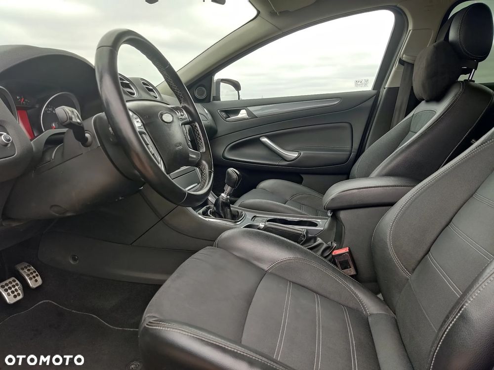 Ford Mondeo 2.0 TDCi Champions Edition - 19