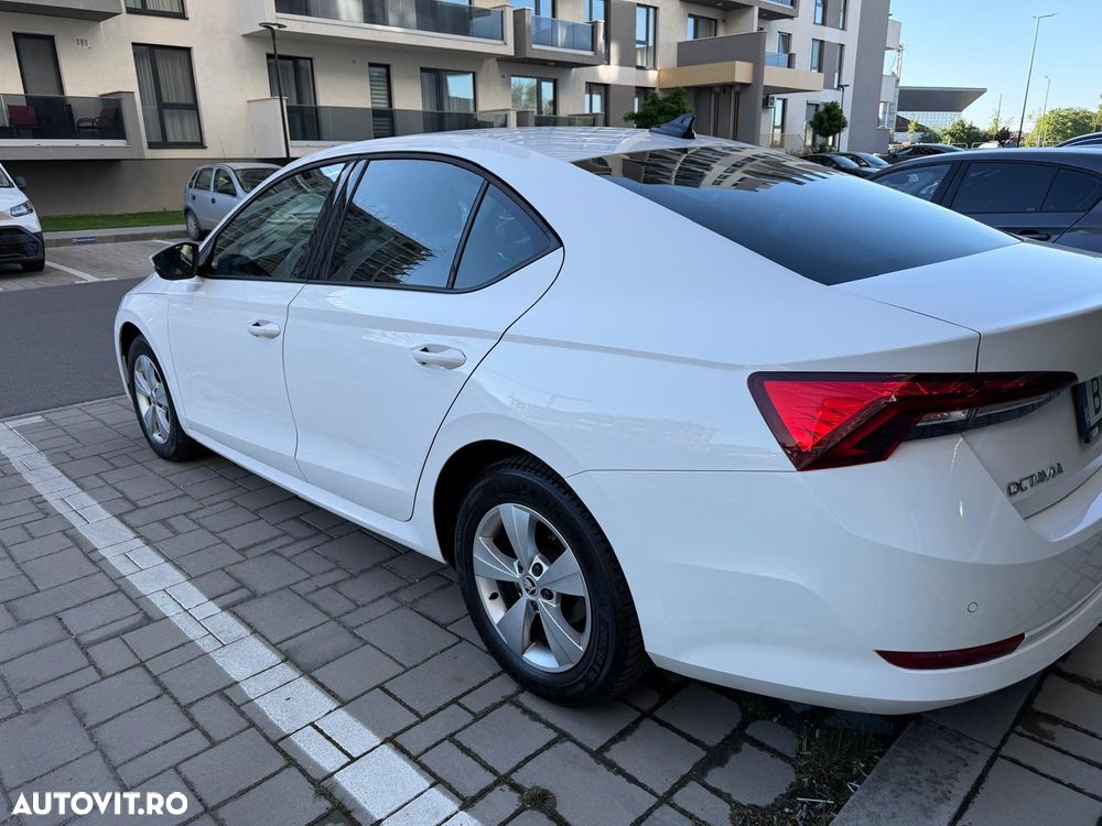 Skoda Octavia 2.0 TDI DSG Style - 3