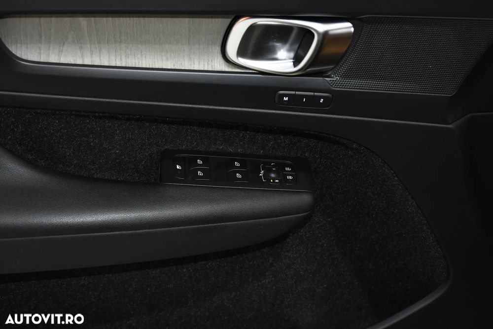 Volvo XC 40 D4 AWD Geartronic Inscription - 24