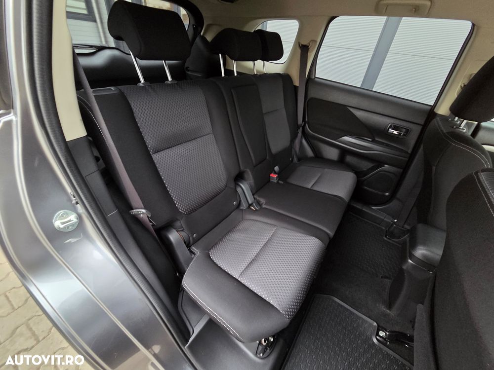 Mitsubishi Outlander 2.2 DI-D 4WD Automatik Edition 100+ - 20