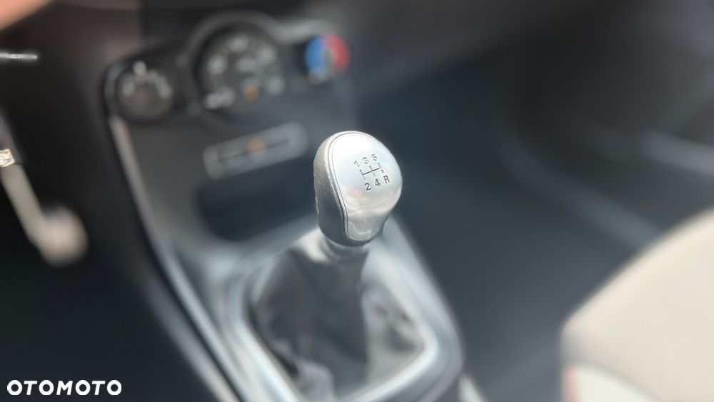 Ford Fiesta 1.0 EcoBoost S&S ST-LINE - 11