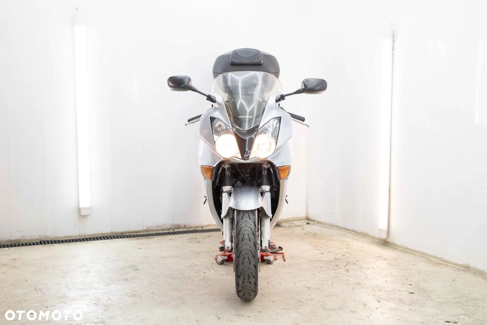 Honda VFR - 6