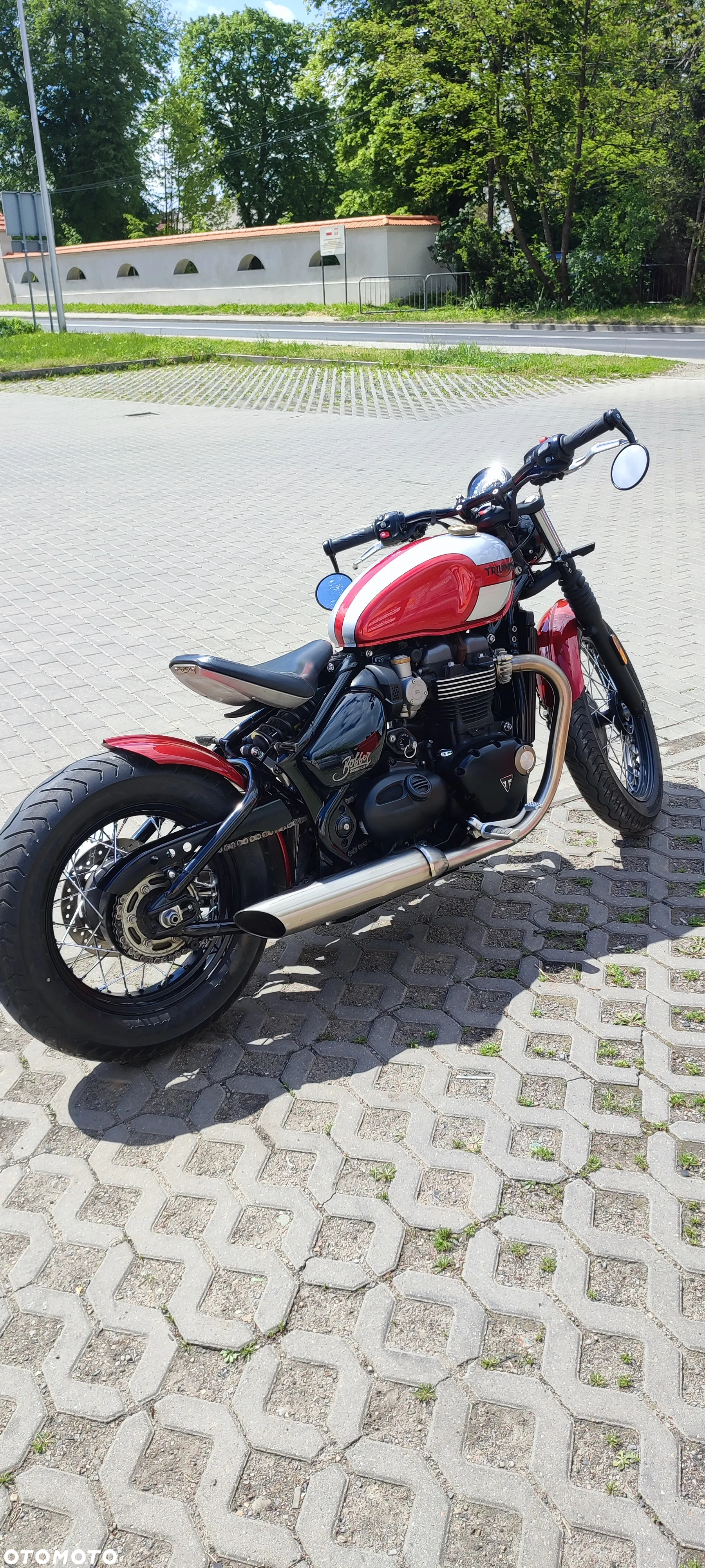 Triumph Bonneville Bobber - 9