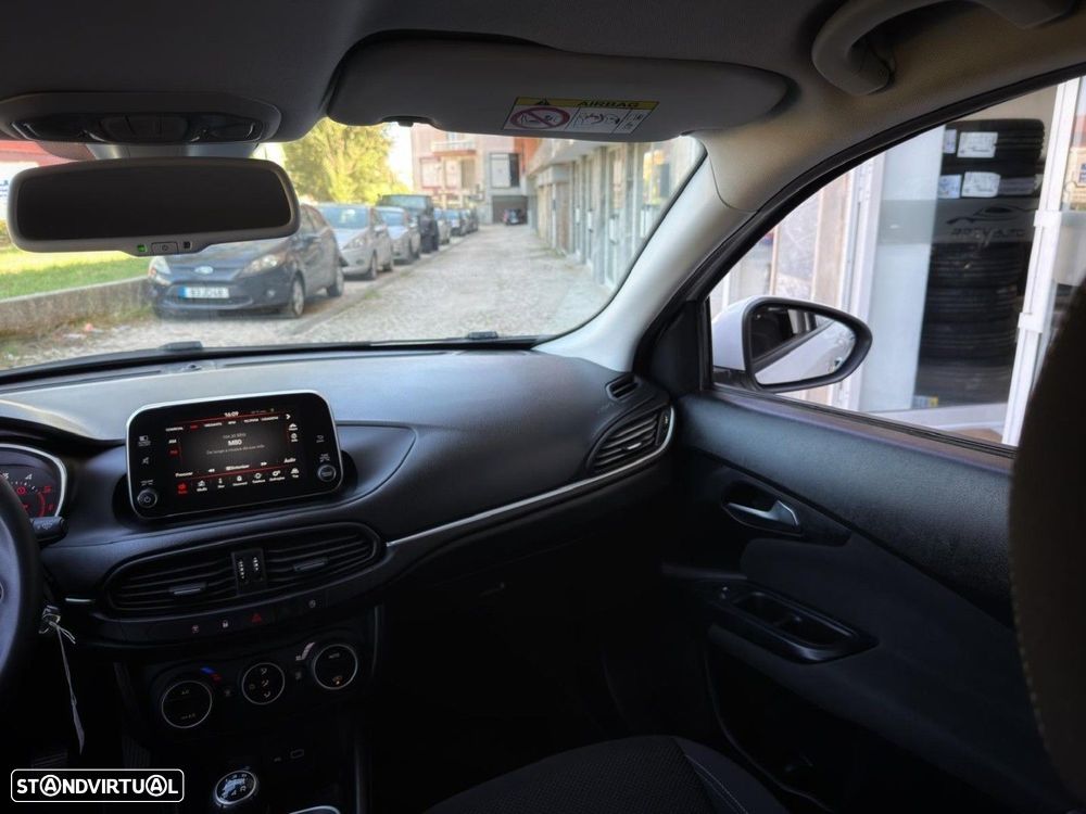 Fiat Tipo Station Wagon 1.3 M-Jet Lounge - 18