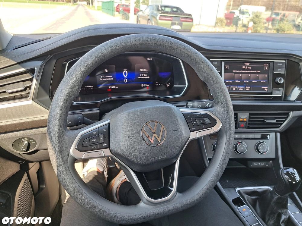 Volkswagen Jetta - 14