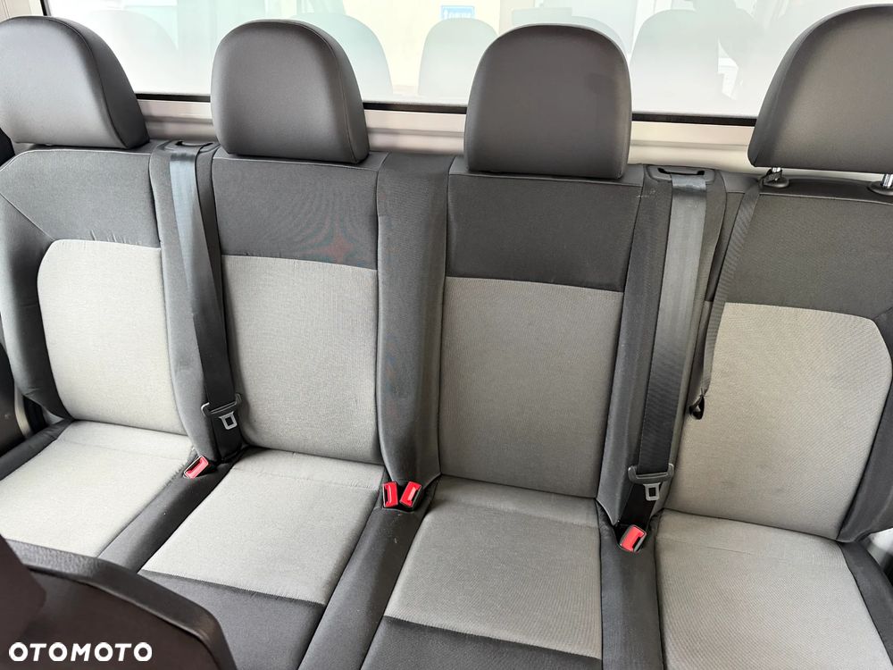 Volkswagen Crafter Doka Brygadówka 7 osób - 32