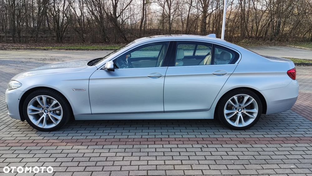 BMW Seria 5 535i xDrive Luxury Line - 2