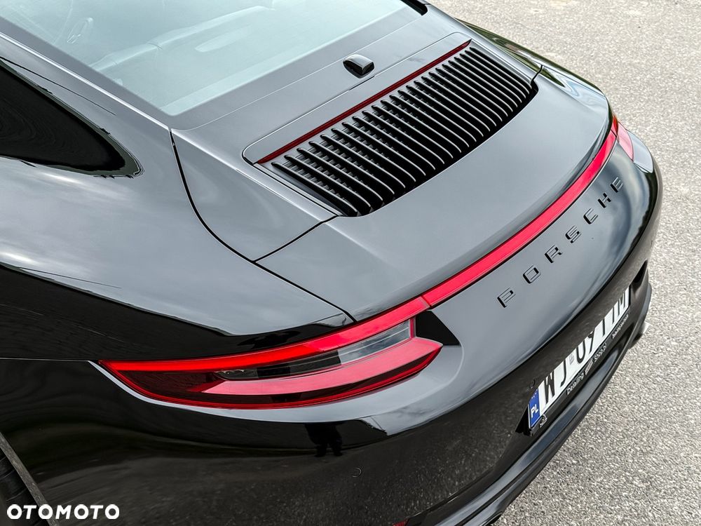 Porsche 911 Carrera 4S PDK - 18