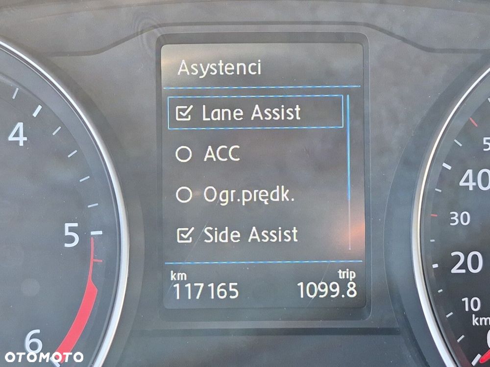 Volkswagen Passat Variant 2.0 TDI SCR Business Plus DSG - 18