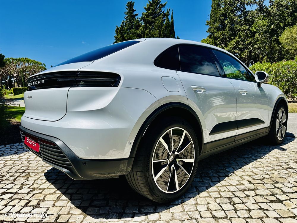 Porsche Macan Electric - 10