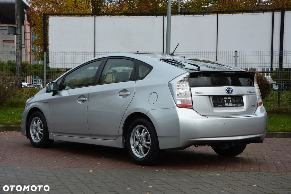 Toyota Prius 1.8 HSD Prestige - 3