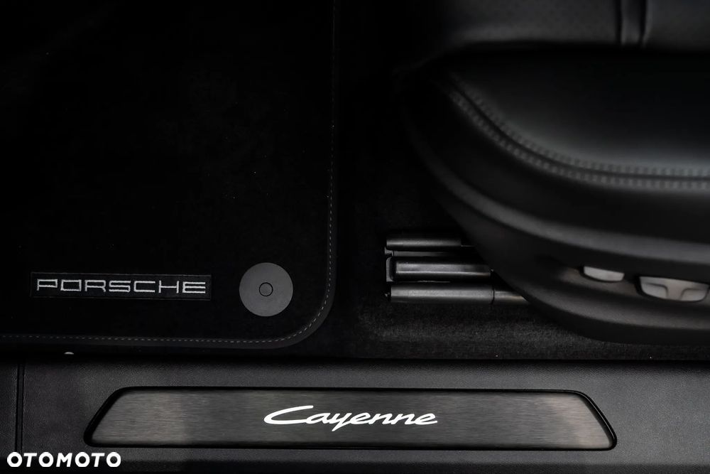 Porsche Cayenne Black Edition - 25