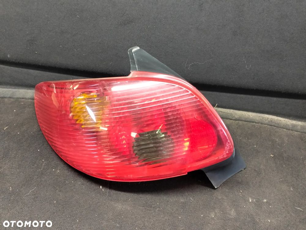 PEUGEOT 206 LIFT LAMPA TYŁ LEWA ORGINAŁ - 2