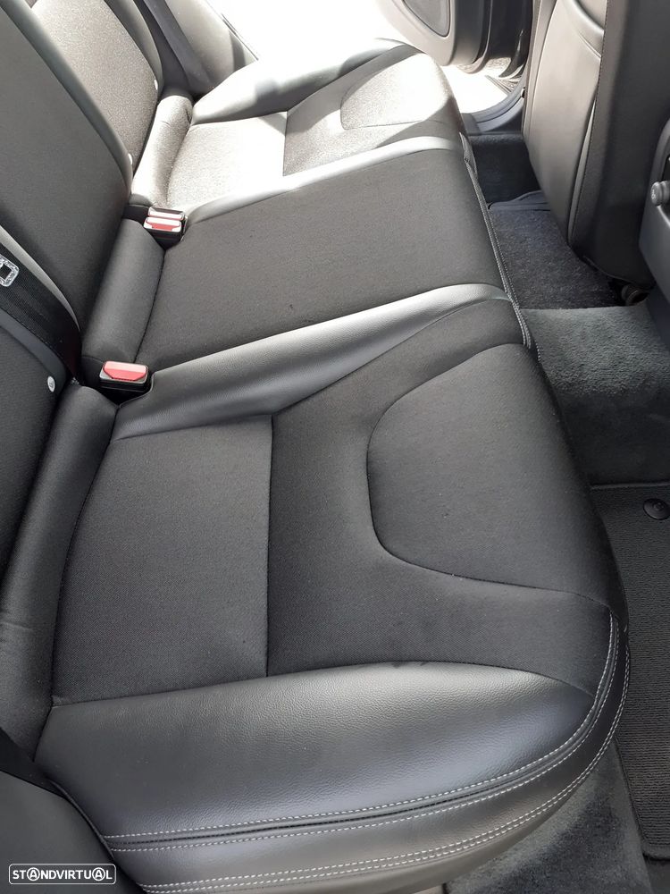Volvo V60 2.4 D6 Momentum AWD Phev - 10