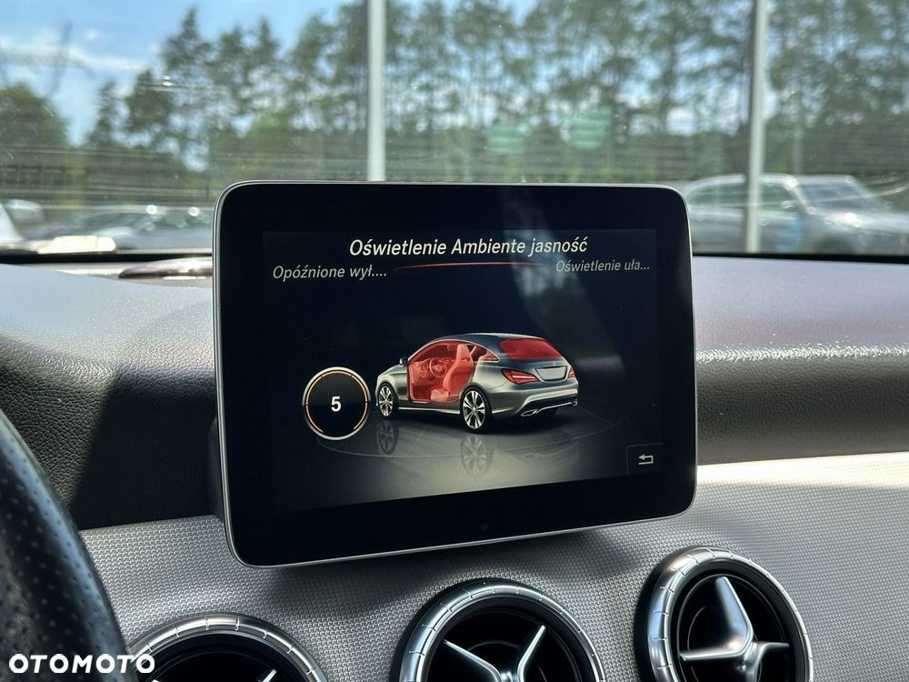 Mercedes-Benz CLA 220 4-Matic Urban - 29