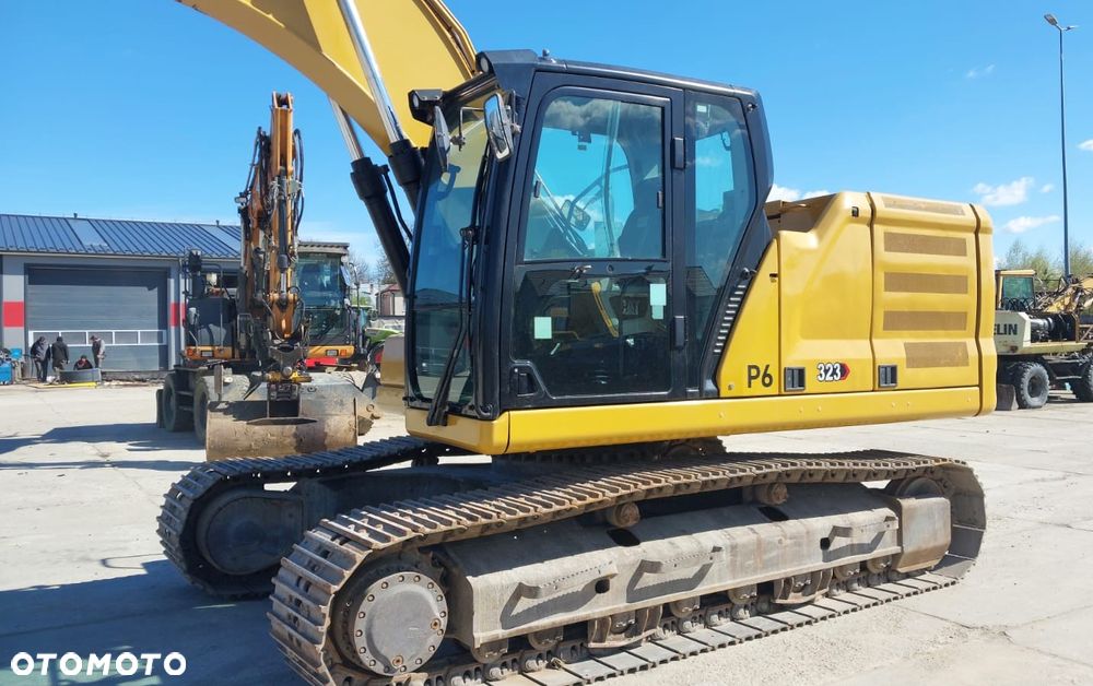 Caterpillar 323 - 14