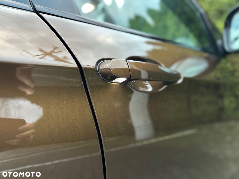 BMW X1 sDrive18i Sport Line - 18