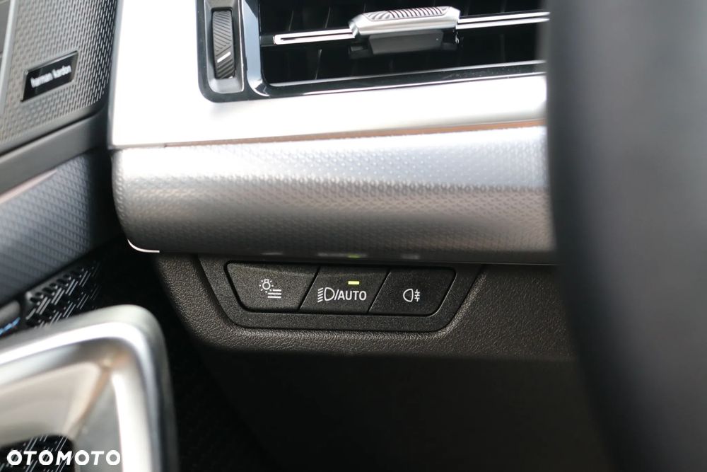 BMW iX2 eDrive20 66.5kWh M Sport Edition - 18