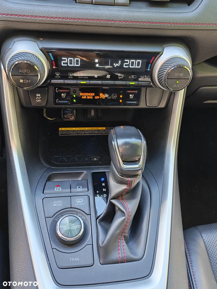 Toyota RAV4 - 10