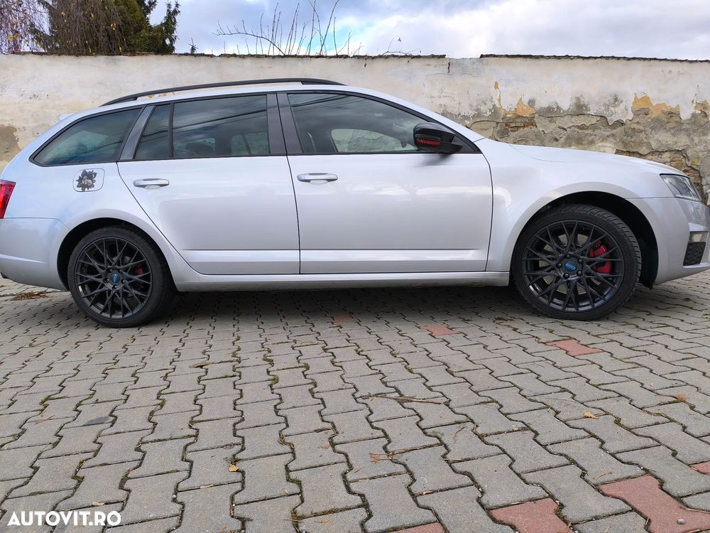 Skoda Octavia Combi 2.0 TDI DSG RS - 5