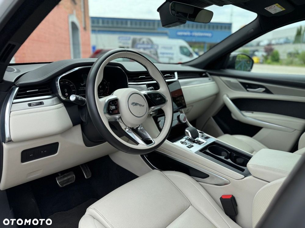 Jaguar F-Pace - 6