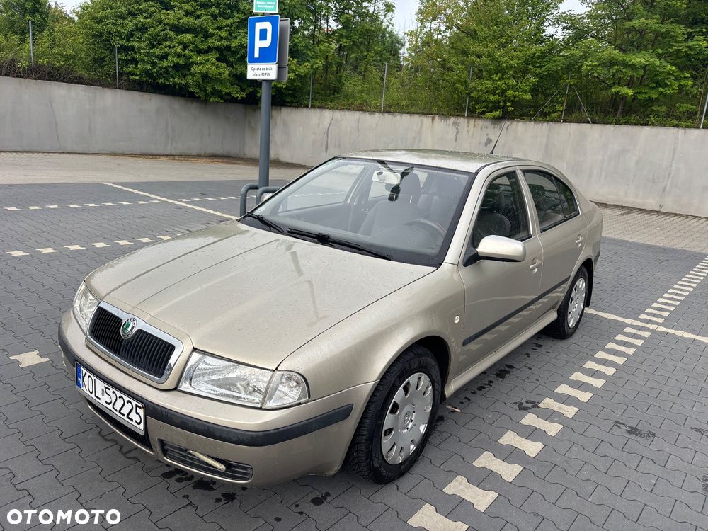 Skoda Octavia 1.6 Tour Plus - 16