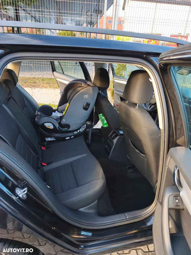 Skoda Octavia 1.6 TDI DSG Style - 6