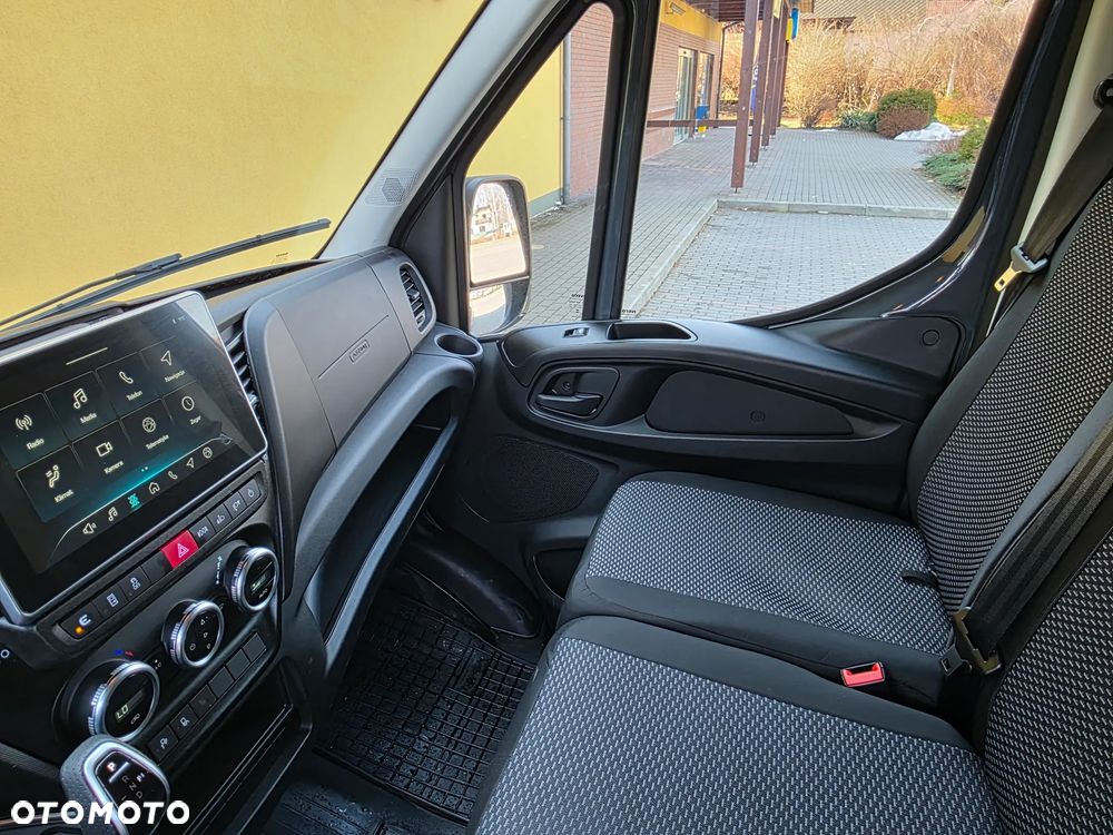 Iveco IVECO DAILY 35S18HA8 V – L3H2 - 29