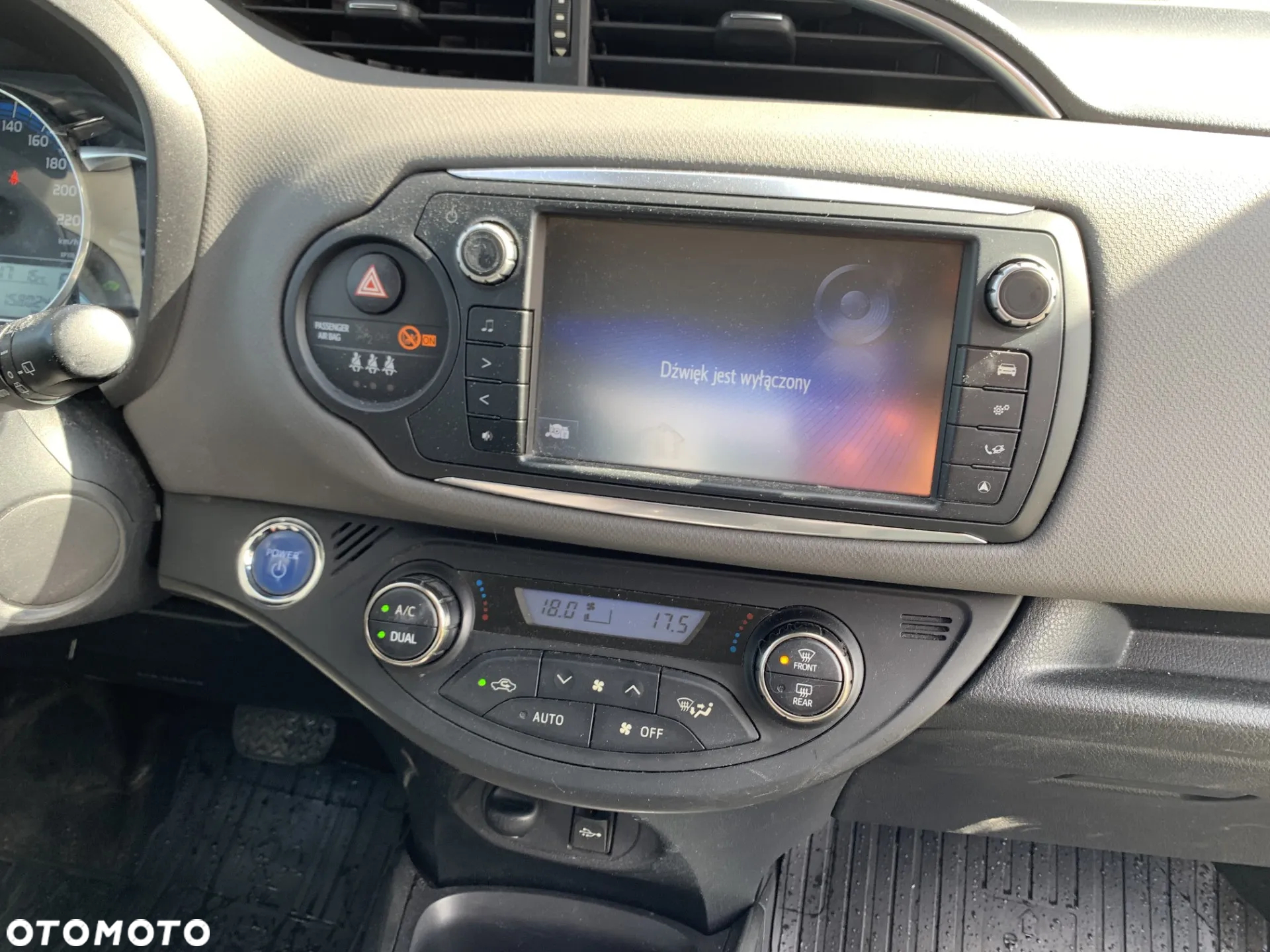 Toyota Yaris Hybrid 100 Active EU6 - 21