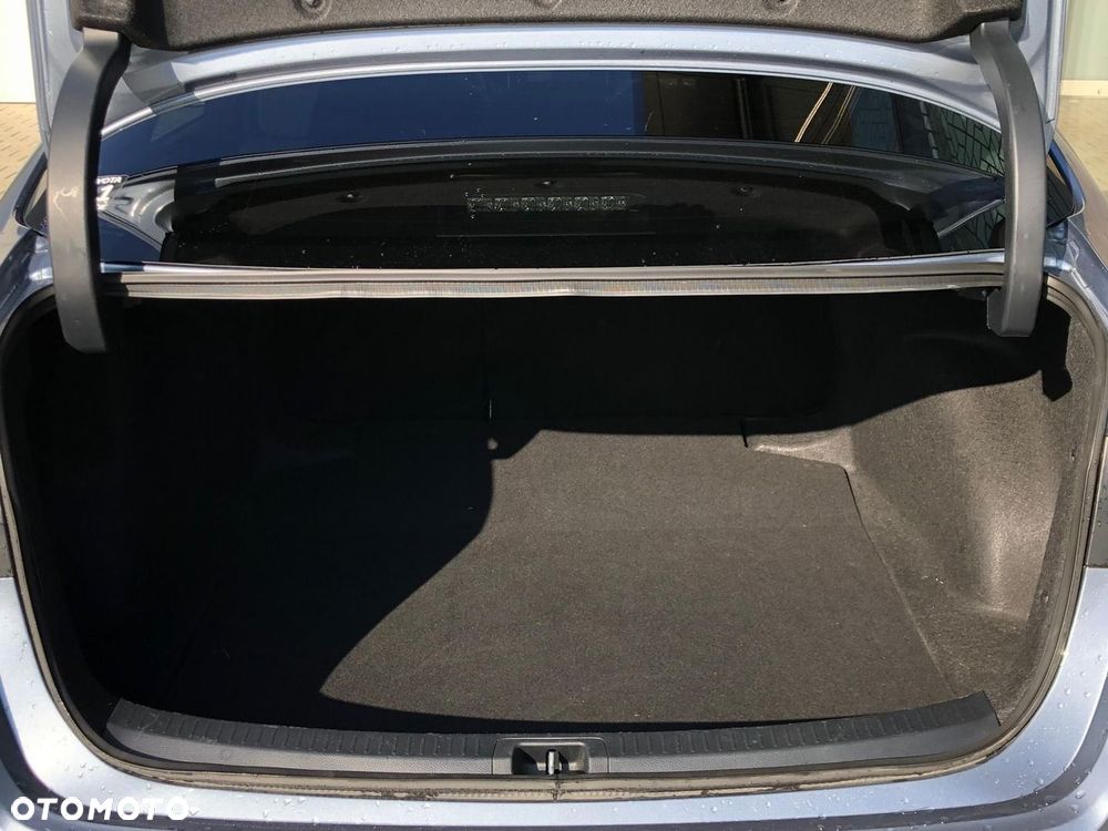 Toyota Corolla 1.8 Hybrid Comfort - 33